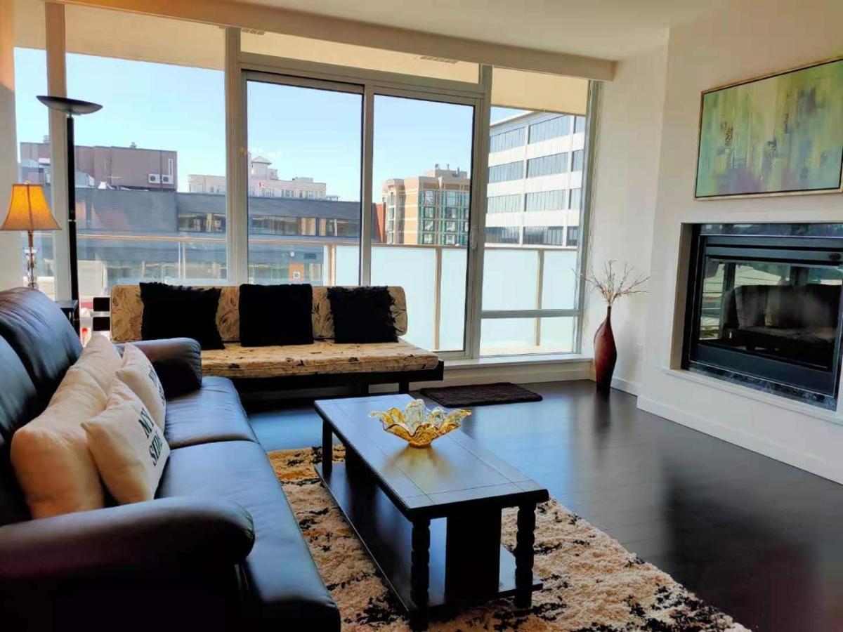 Waterfalls Hotel - Suite In Falls Downtown With Pool Victoria Eksteriør bilde